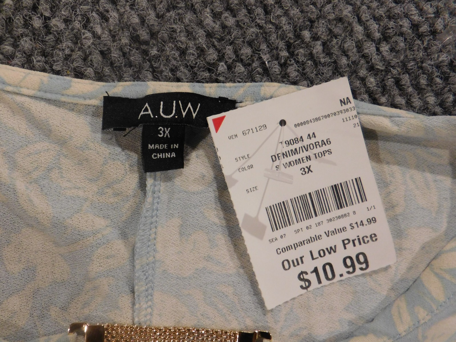 A.U.W. Womens Blouse 3X Plus Blue floral pullover top