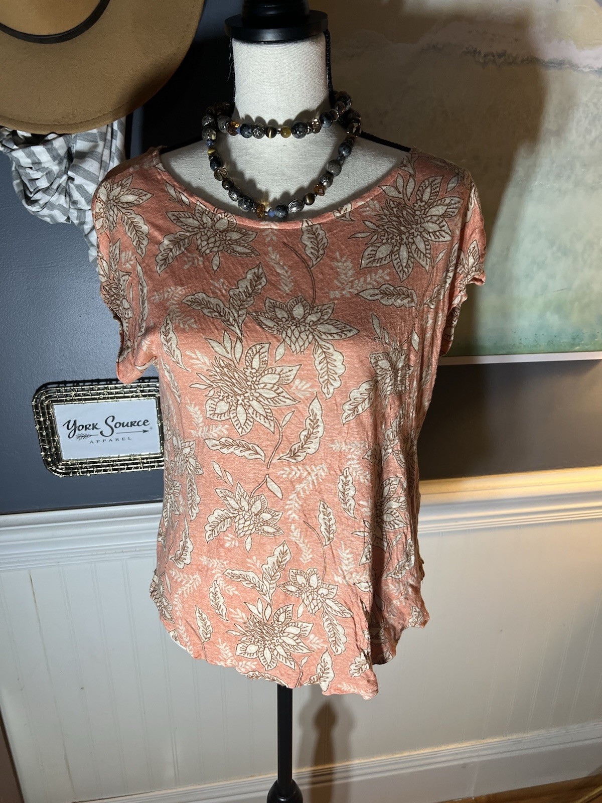 Rachel Zoe Women’s 100% linen Floral Woven Linen Boat Neck Cap Sleeve Blouse M