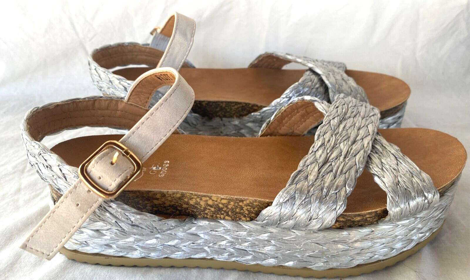 G.C. SHOES..SILVER..FLAT PLATFORM..SANDALS..CORK INSOLE..8.5