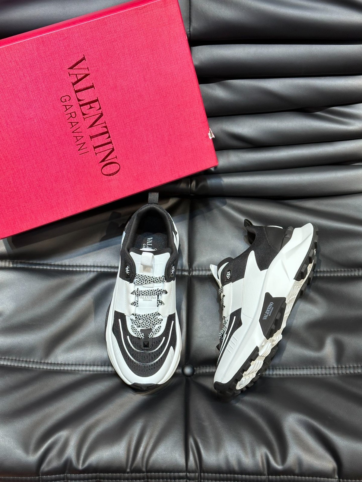 Valentino Garavani Black White Knit Sneakers Running Shoes EU 38-45 With Box New