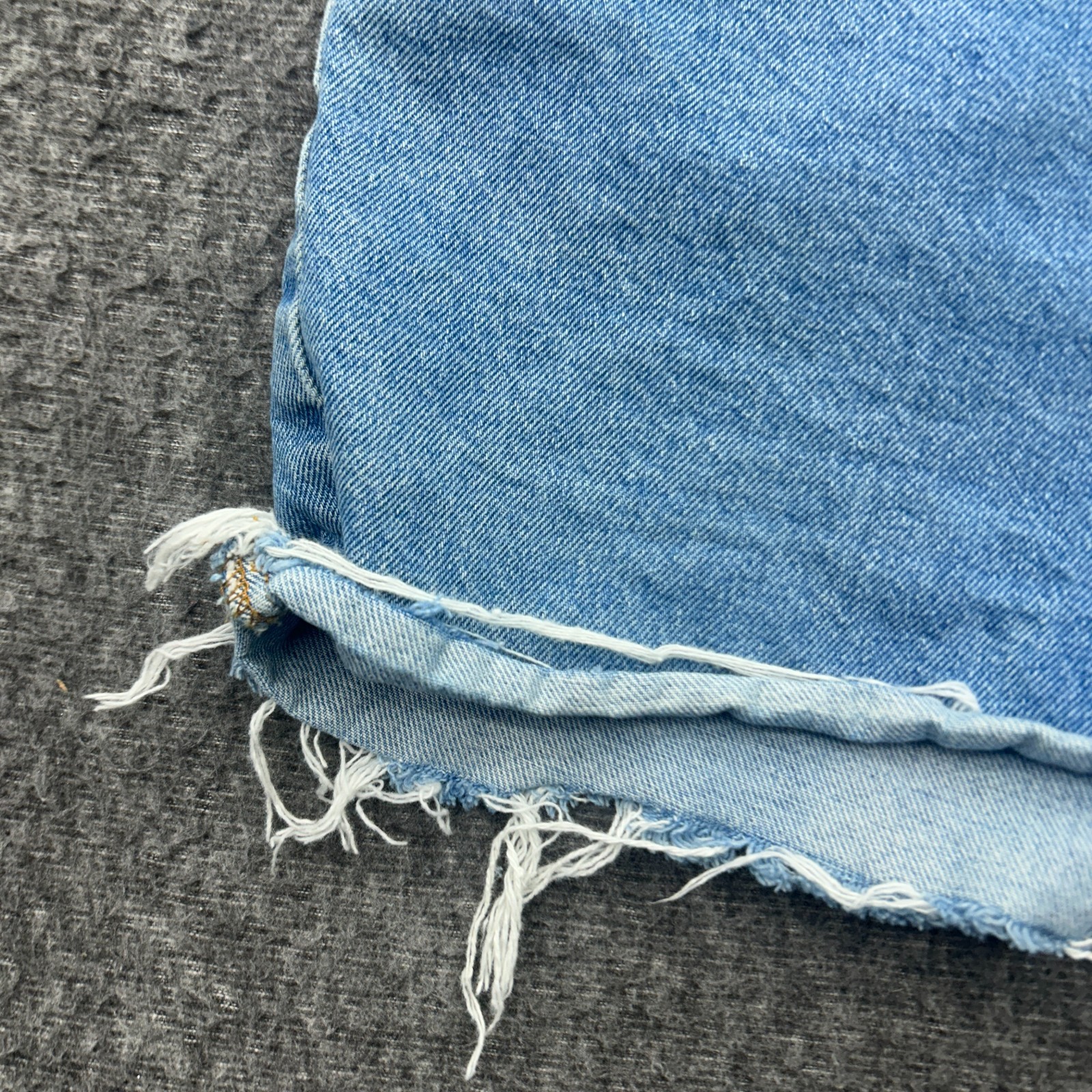 NA-KD Denim Shorts Size 40 Medium Wash Blue High Waisted Raw Hem