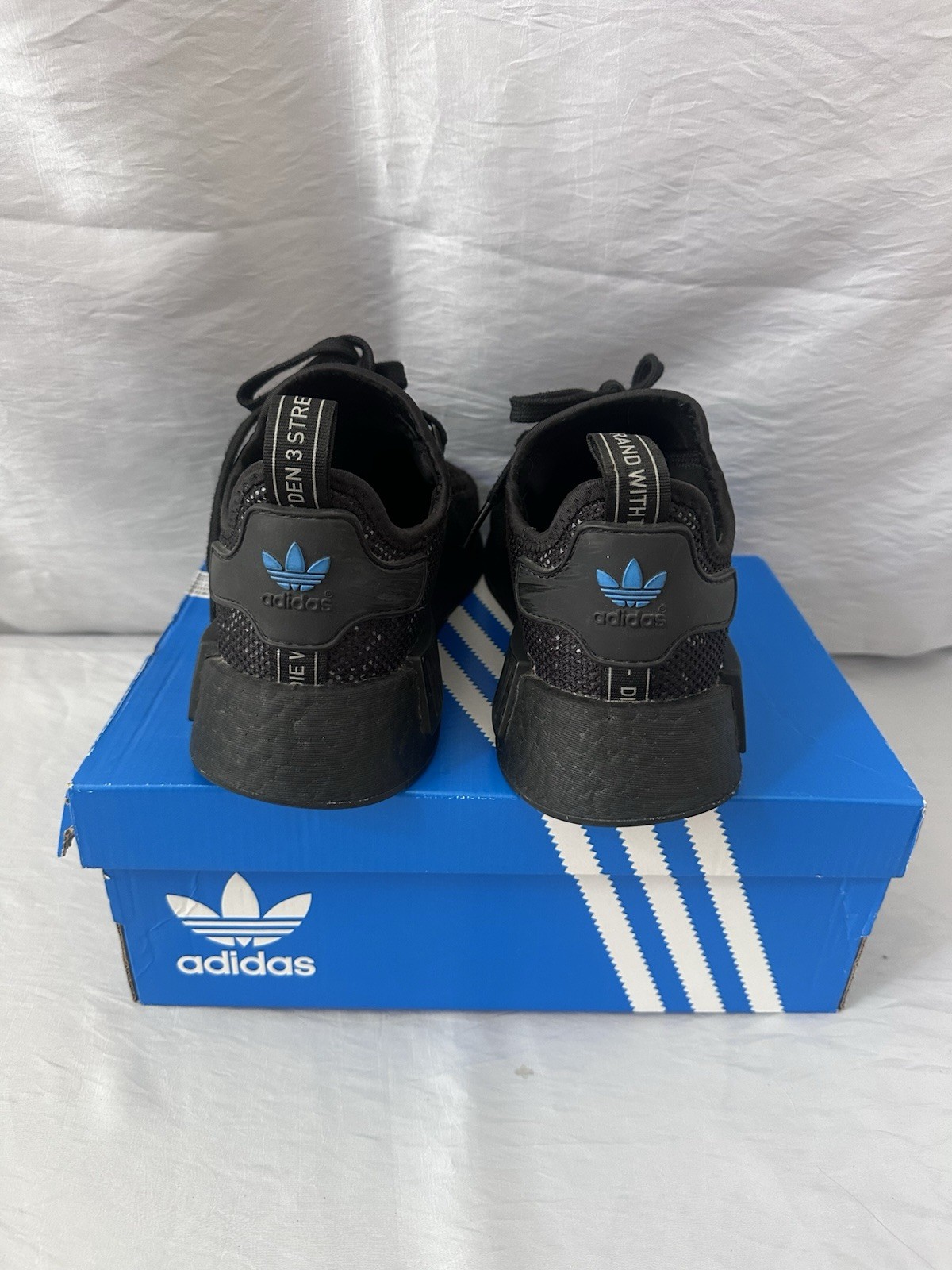 adidas IG5535 NMD R1 Black Carbon Camo Mesh Lace Up Sneaker Men’s US 7 Unisex