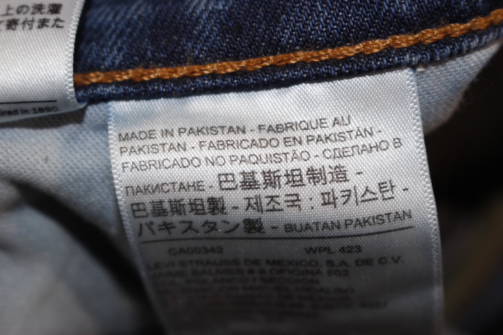 New Levi’s Jeans Men’s 44×34 Athletic Fit Taper 541 Stretch Distressed Med Wash