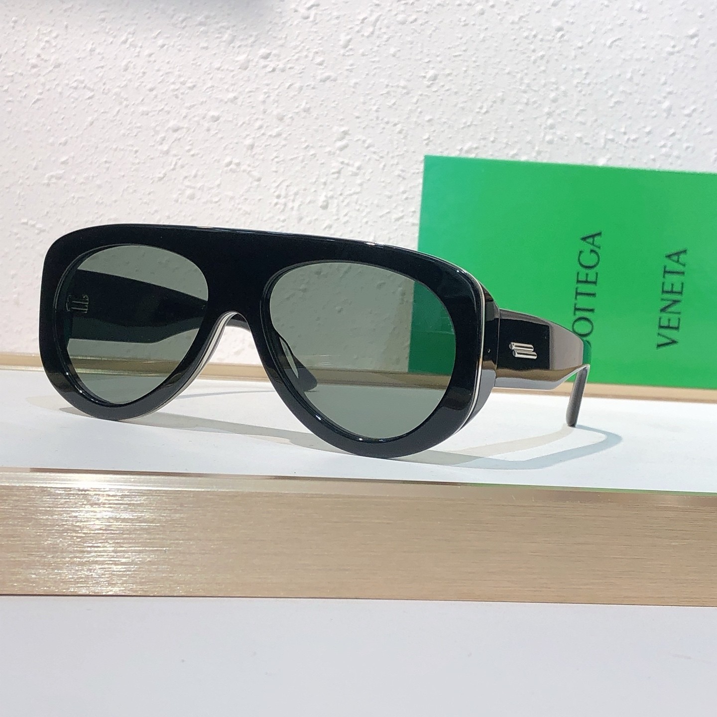Bottega Veneta Sunglasses Model: BV1362S Size: 58-17-130