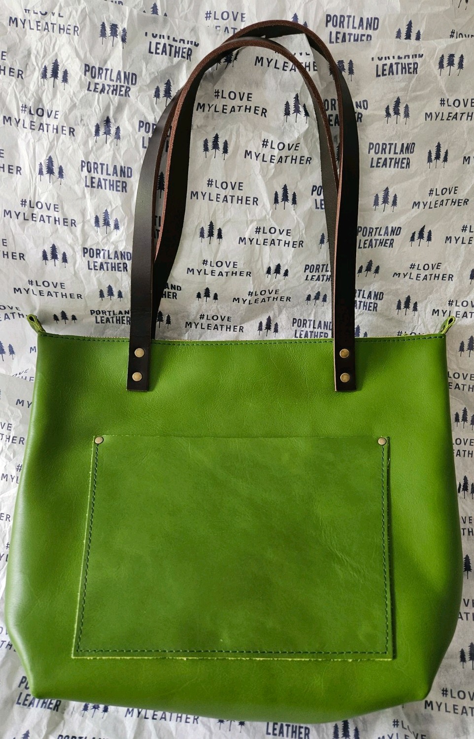 NEW Portland Leather Goods PLG Medium Zipper Tote Bag – Green Apple