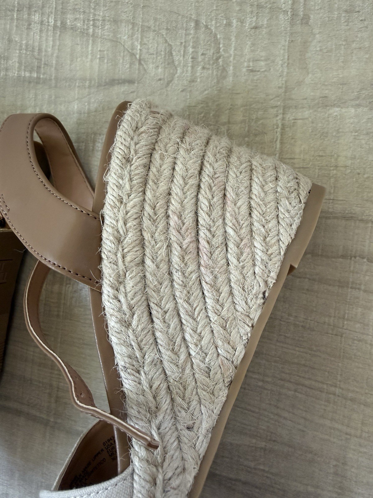 Time and Tru Women’s Canvas Espadrille Wedge Memory Foam Ankle Strap 8.5