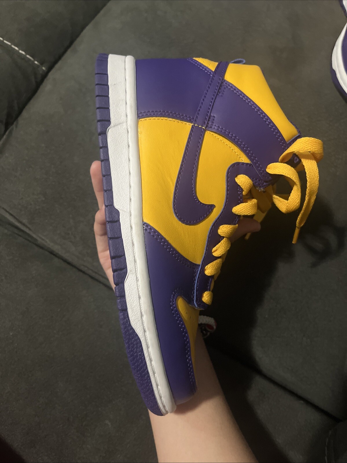 Lakers High Dunk size 4 no box