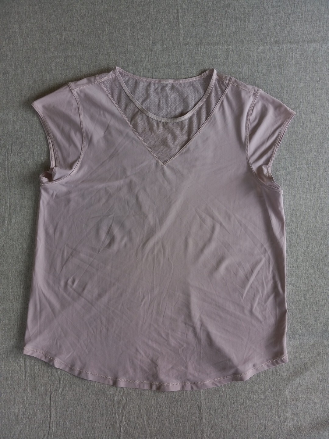 Lululemon Women’s Yoga Pullover Clear Blouse Chest 13.5in Size Medium Purple