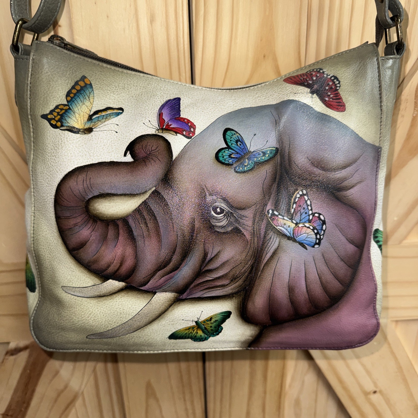 Anuschka GENTLE GIANT Elephant Convertible Purse 12.75″x9.75″x2″ Painted Leather