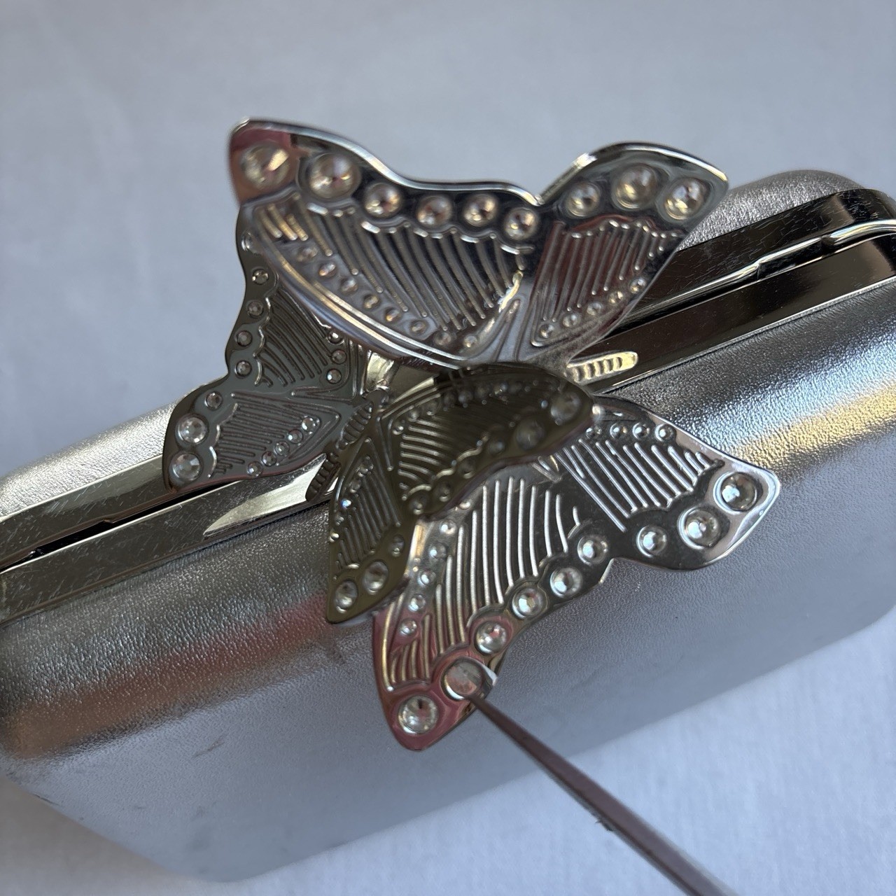 Karen Millen Silver Metallic Clutch Butterfly Clasp Chain Strap