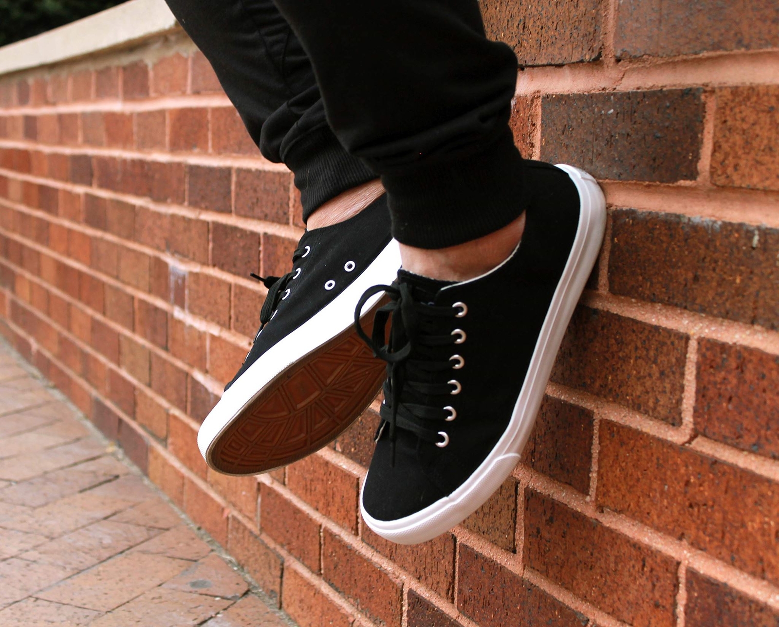 Fear0 Unisex True to Size Black White Tennis Casual Canvas Sneakers Shoes Sz 9.5