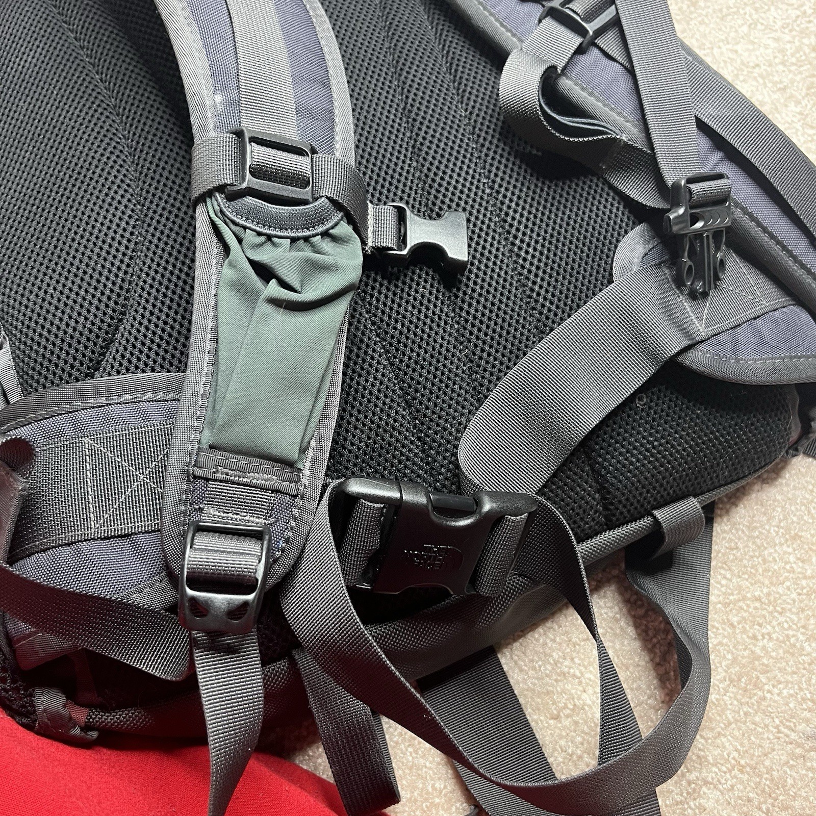 Rare The North Face TNF Recon Daypack Backpack Hiking Gorpcore Burgundy Gray