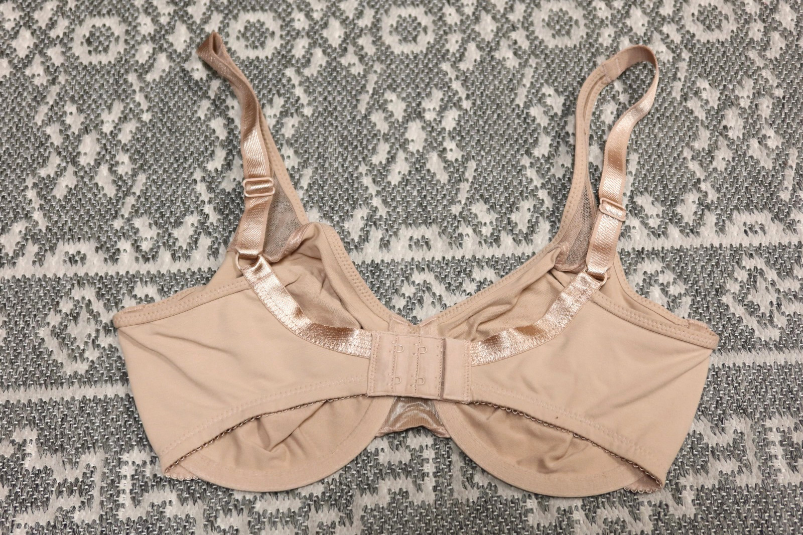 New Wacoal Body Seamless Underwire Bra – Size 34DD – Toast – # 65115