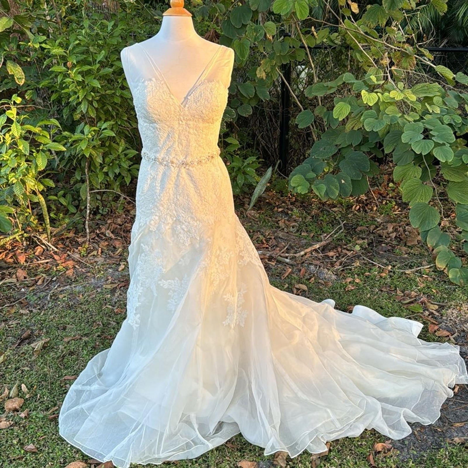 Watters Bridal Gown, style 9077B, drop waist, full skirt, size 10