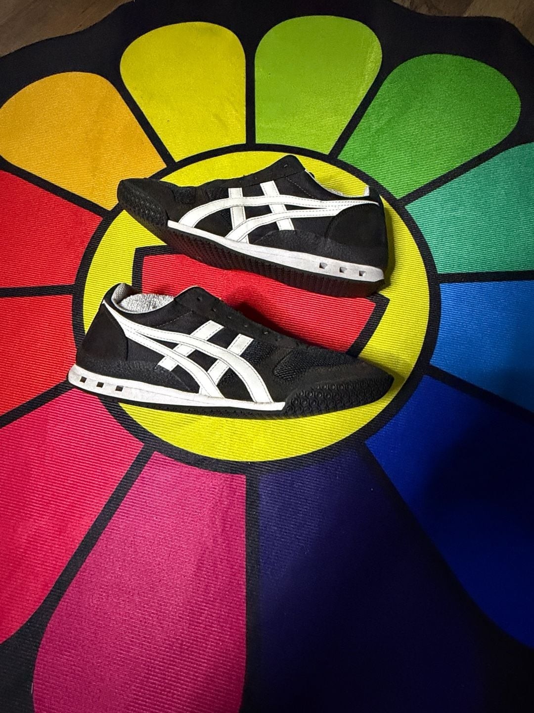 Onitsuka Tiger Ultimate 81 Black and White Sneakers