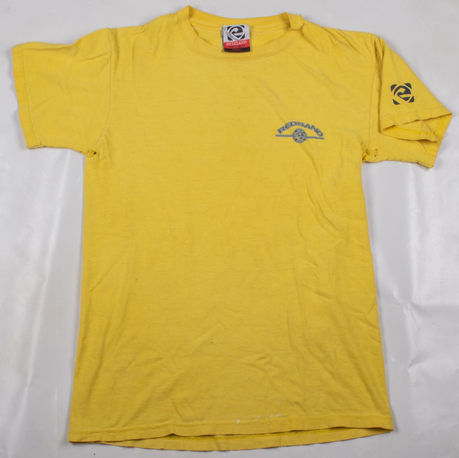 Vintage 2000 Red Sand American Standard Worn Distressed Yellow Shirt Men’s Small
