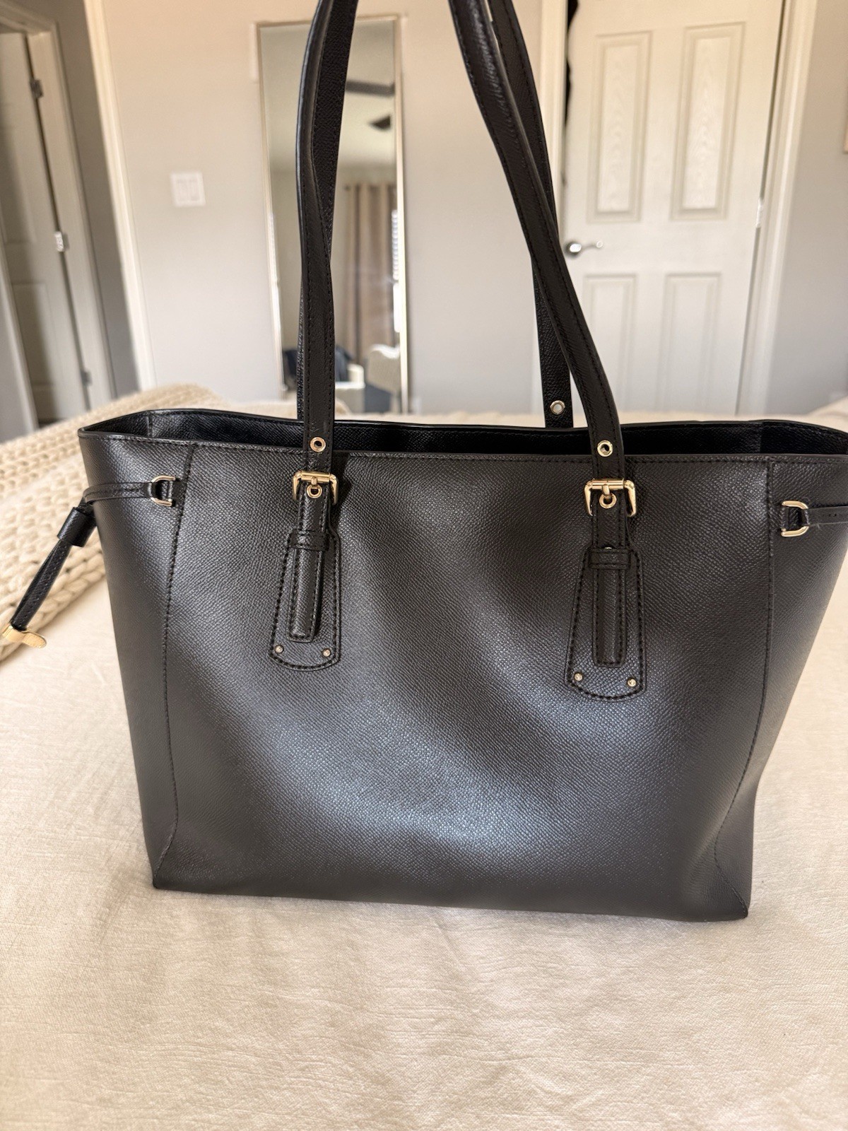 Michael Kors Black Tote Zip Double Handles Lined Inner Pockets Gold MK Charm