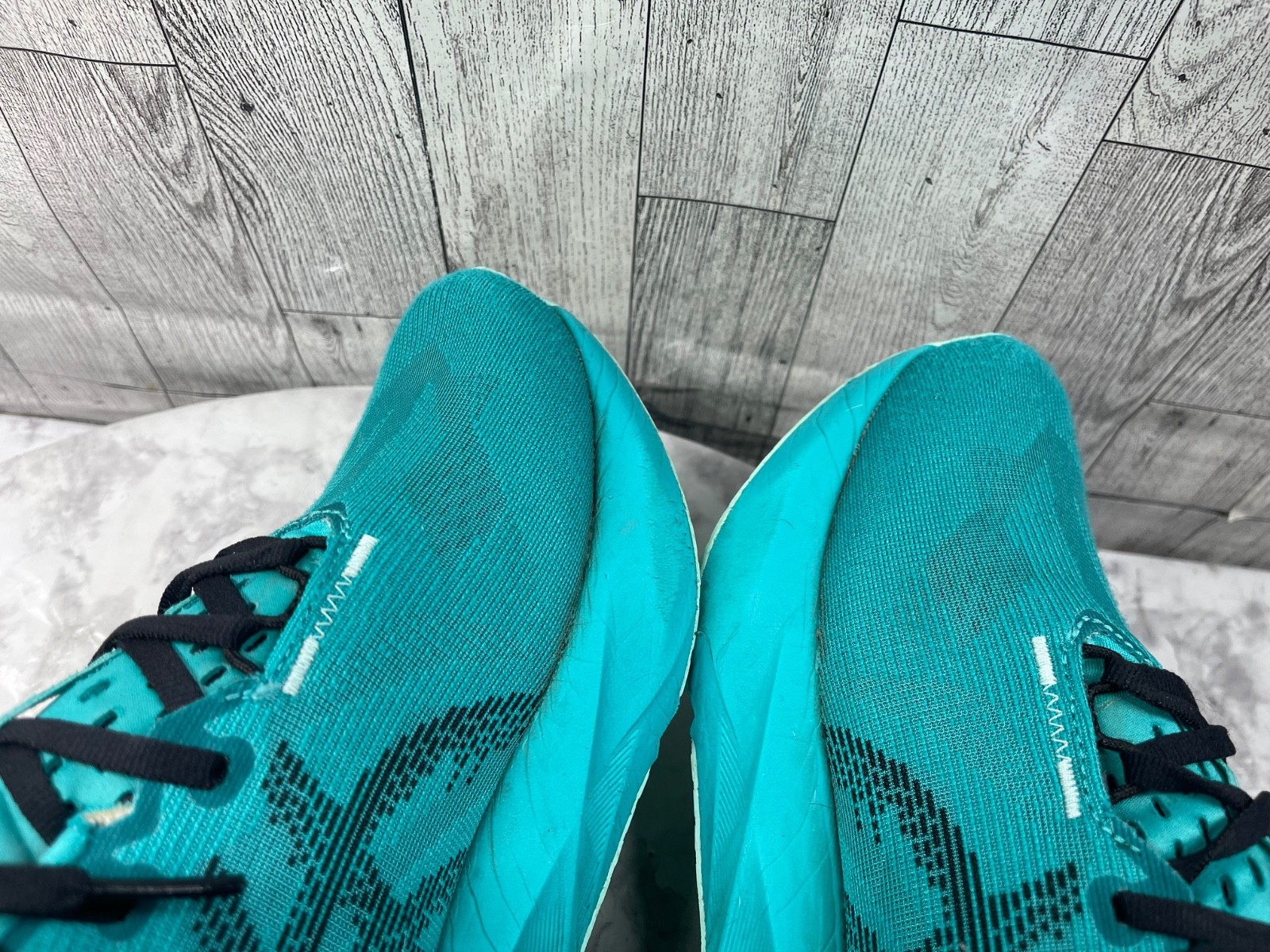 Asics Novoblast 5 Sneakers Men 8M Running Shoes Green Athletic Trainers