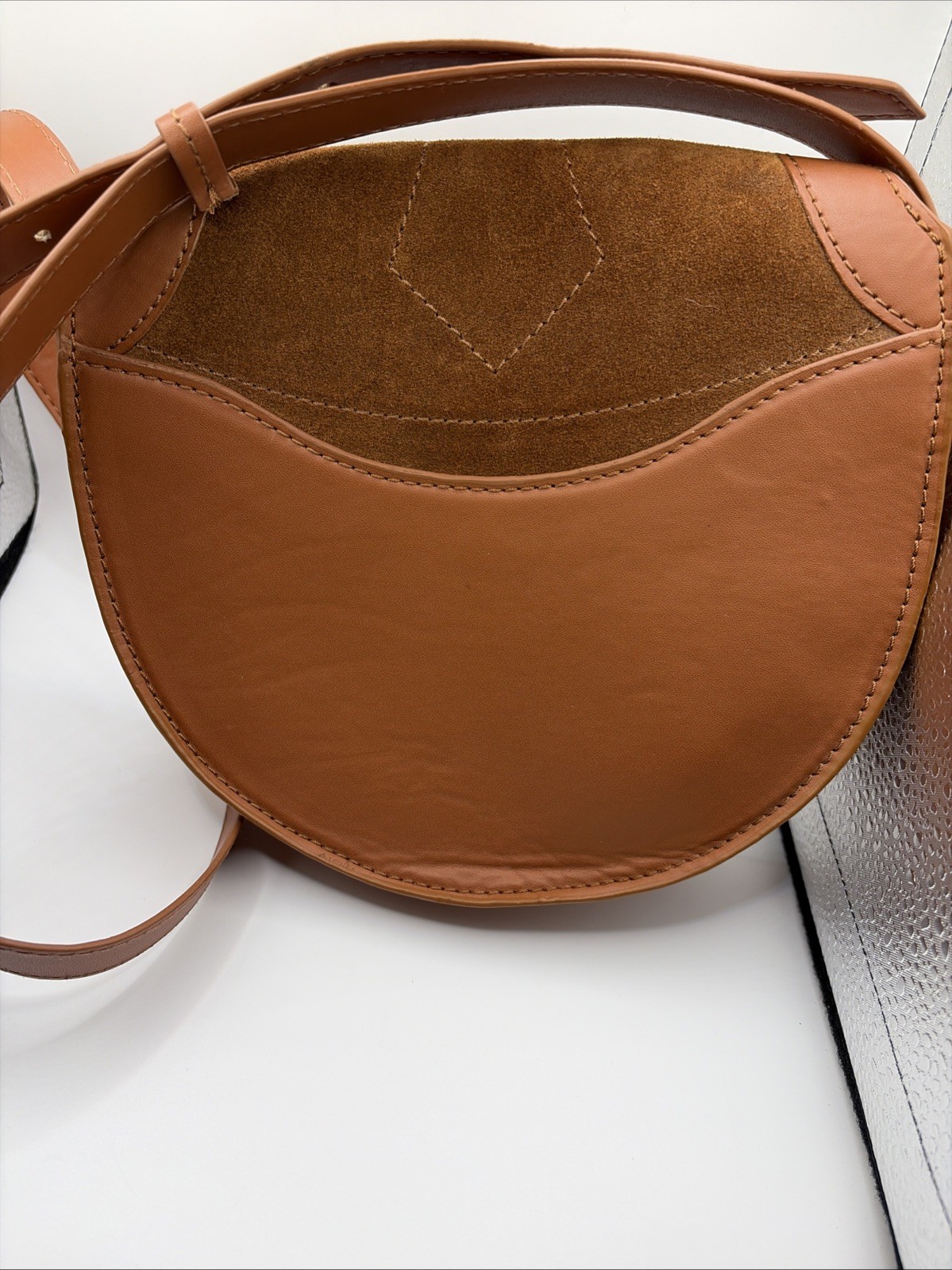 AMERICAN EAGLE small shoulder purse, cow leather, magnetic closure, good cond