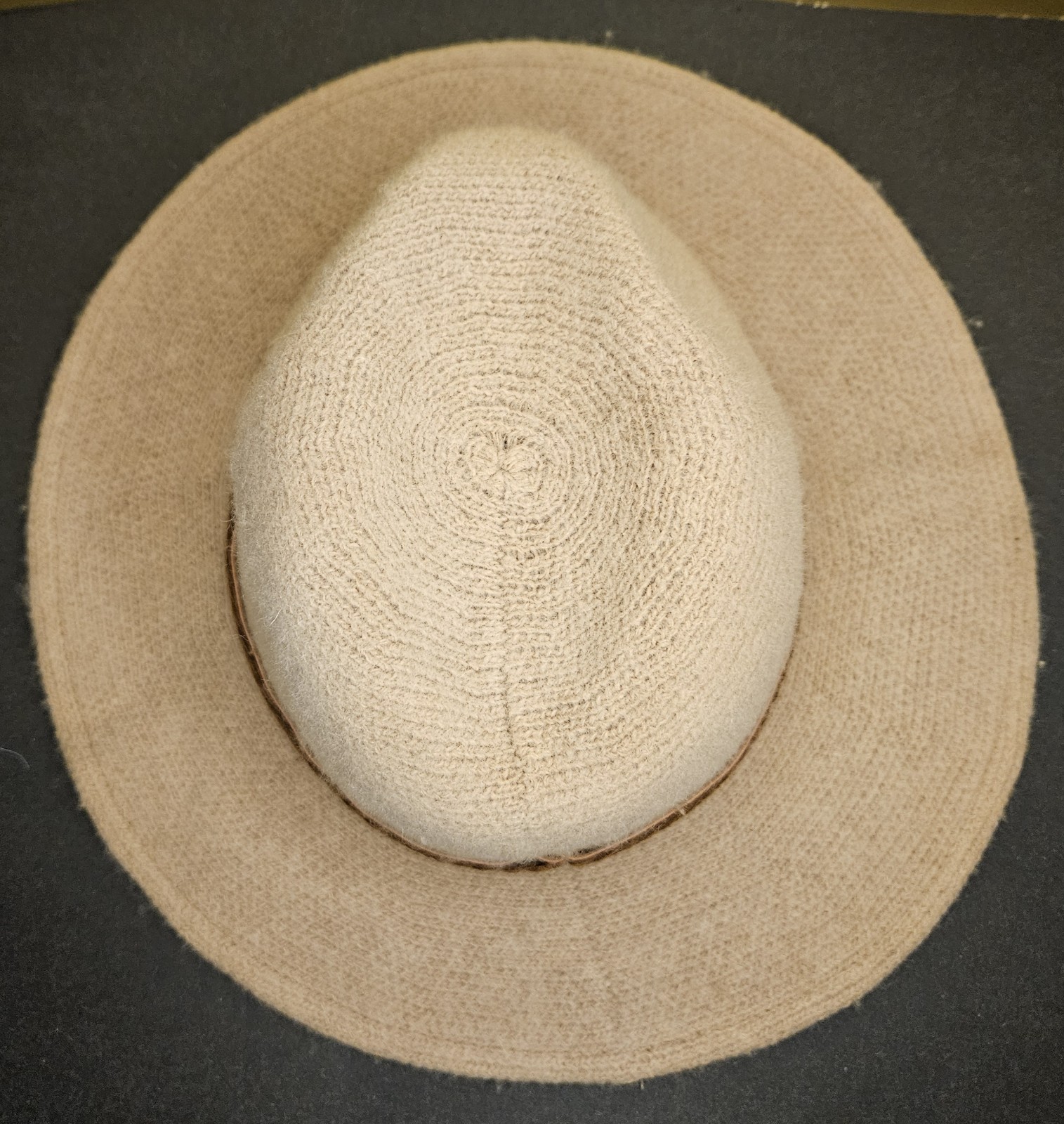 Beige Polyester/Wool Fedora Hat Wide Brim Brown Braided Band Adults Pre-Owned