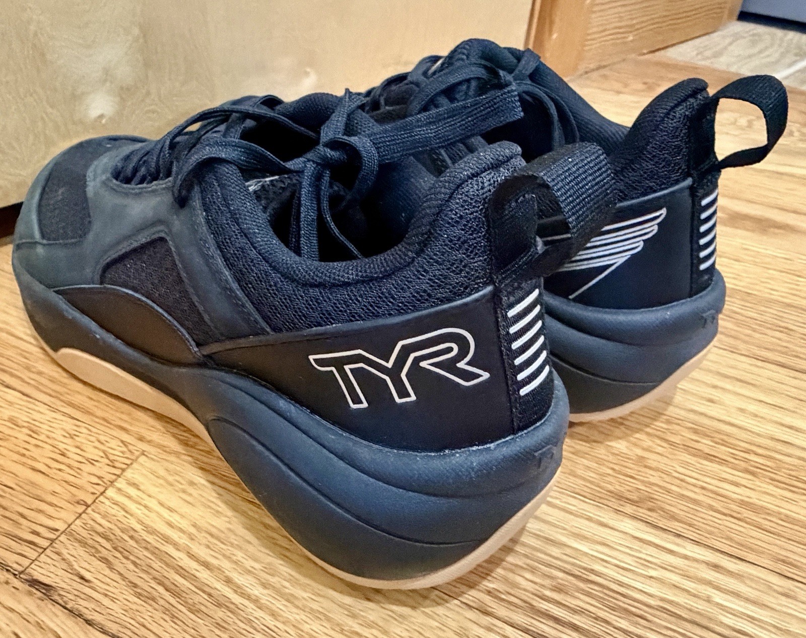 TYR CXT-FL Women’s Gym & Training Sneakers Black/Gum Low Top Lace-Up