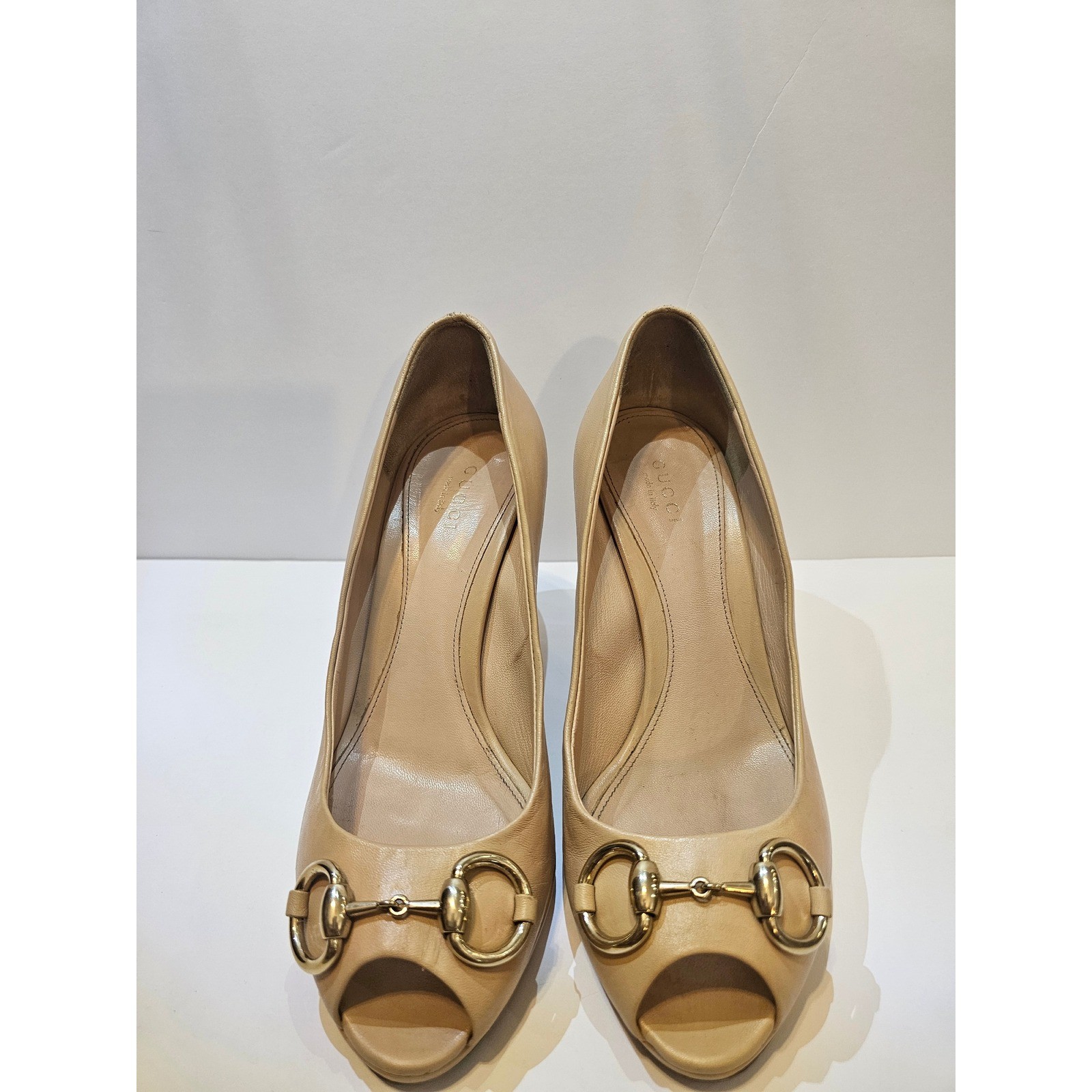 Gucci Hollywood Horsebit Peep Toe Pumps Womens 37 Beige Leather Gold Hardware