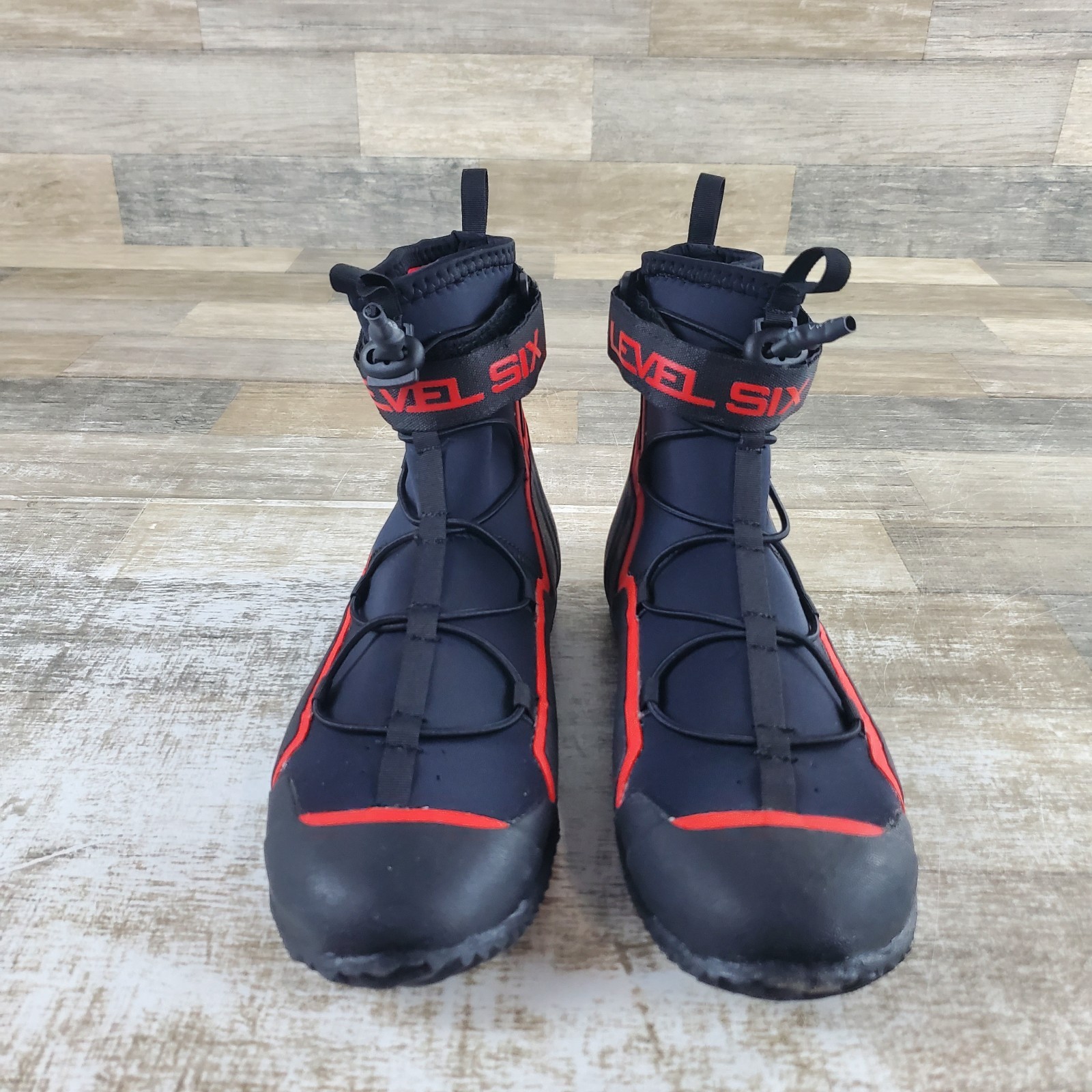 Level Six Creek 2.0 Mens Sz 7 Neoprene Boots Black Red Mid Top Water Sport
