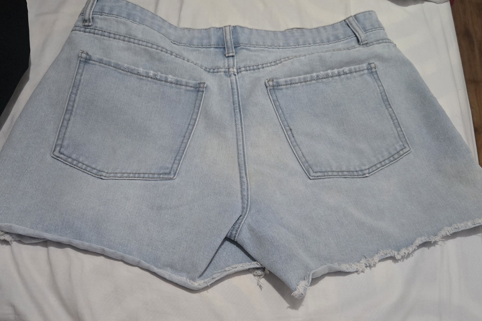 No Boundaries Light Wash Blue Denim Cut Off Shorts 5-Pocket Button Size 16