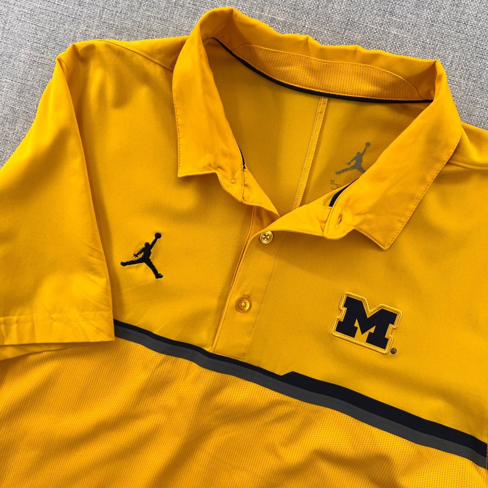 Nike Air Jordan Michigan Wolverines Polo Shirt Men Medium Yellow Dri Fit Sporty