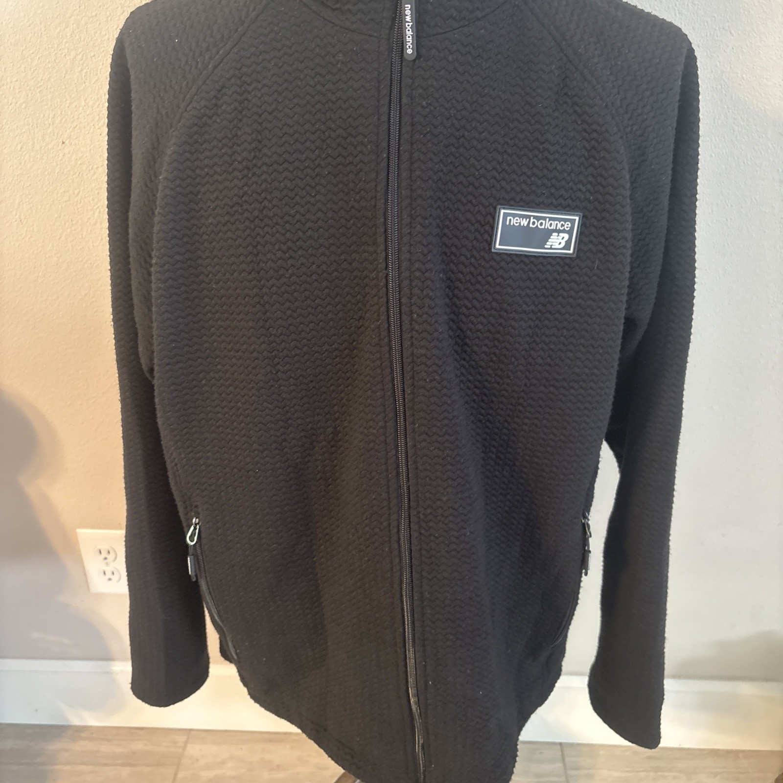 New Balance Athletic Hooded Textured Fabric Black Jacket Men’s Size XL