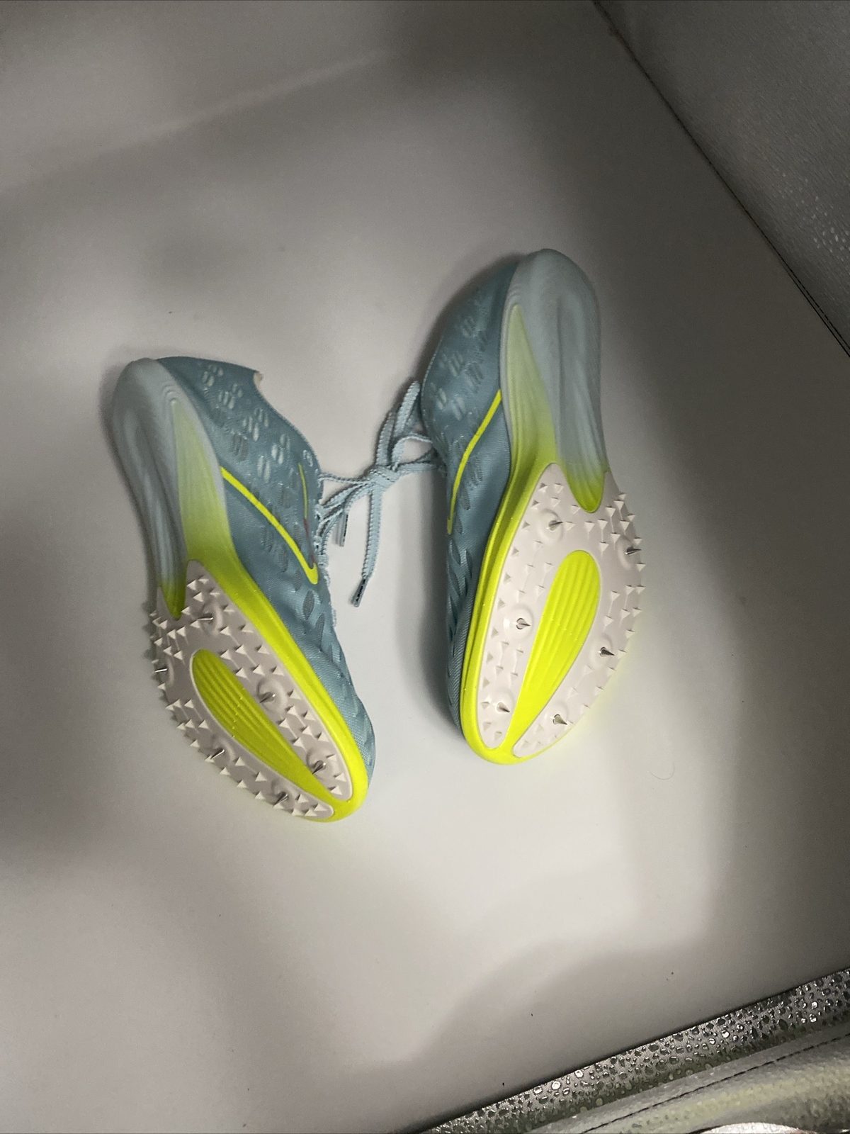 Brooks UNISEX ELMN8 V7 Running Shoe NWOB Size Varies From 9 To 13 Cleats
