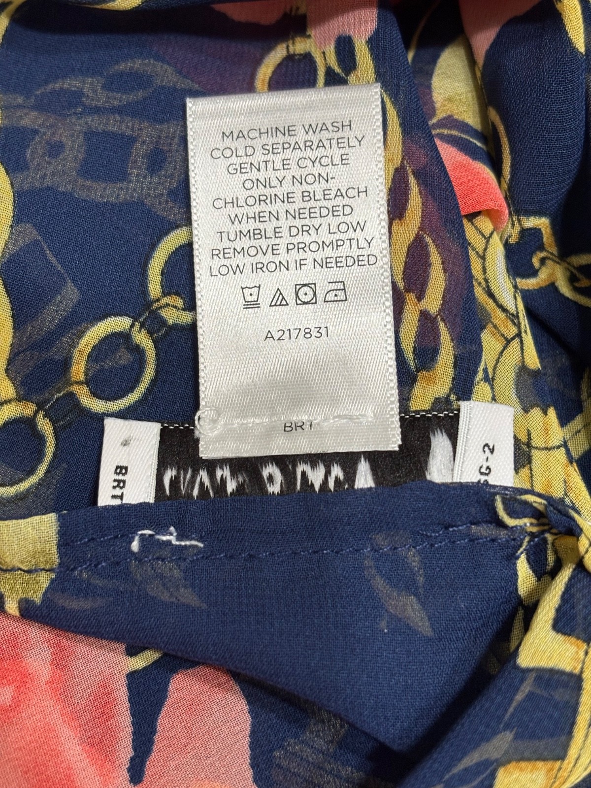 Susan Graver Infinity Scarf Navy Blue Background Pink Roses Chains 17×78 Inches