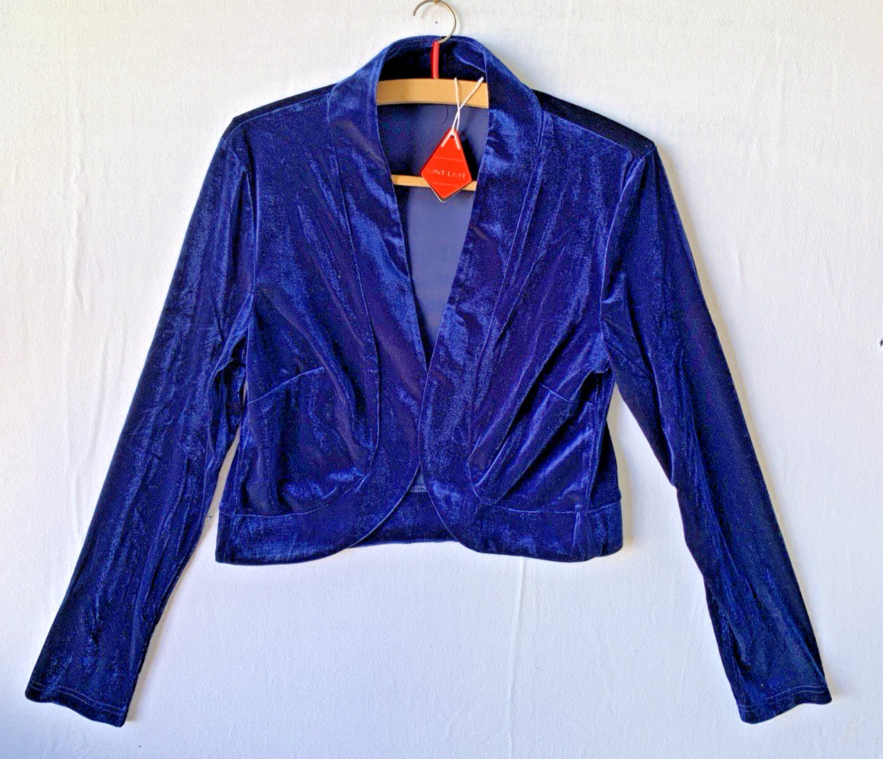 Womans Cropped Blazer Long Sleeve Size Large Jacket – Pit to Pit 20 inches