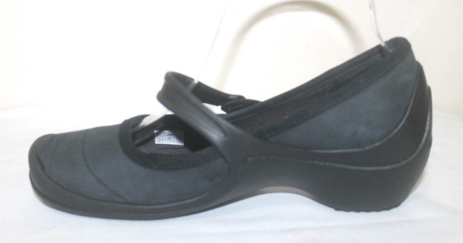 Crocs Nubuck Leather Croslite Black Gray Size 7 Mary Janes Wrapped Wedge Shoes