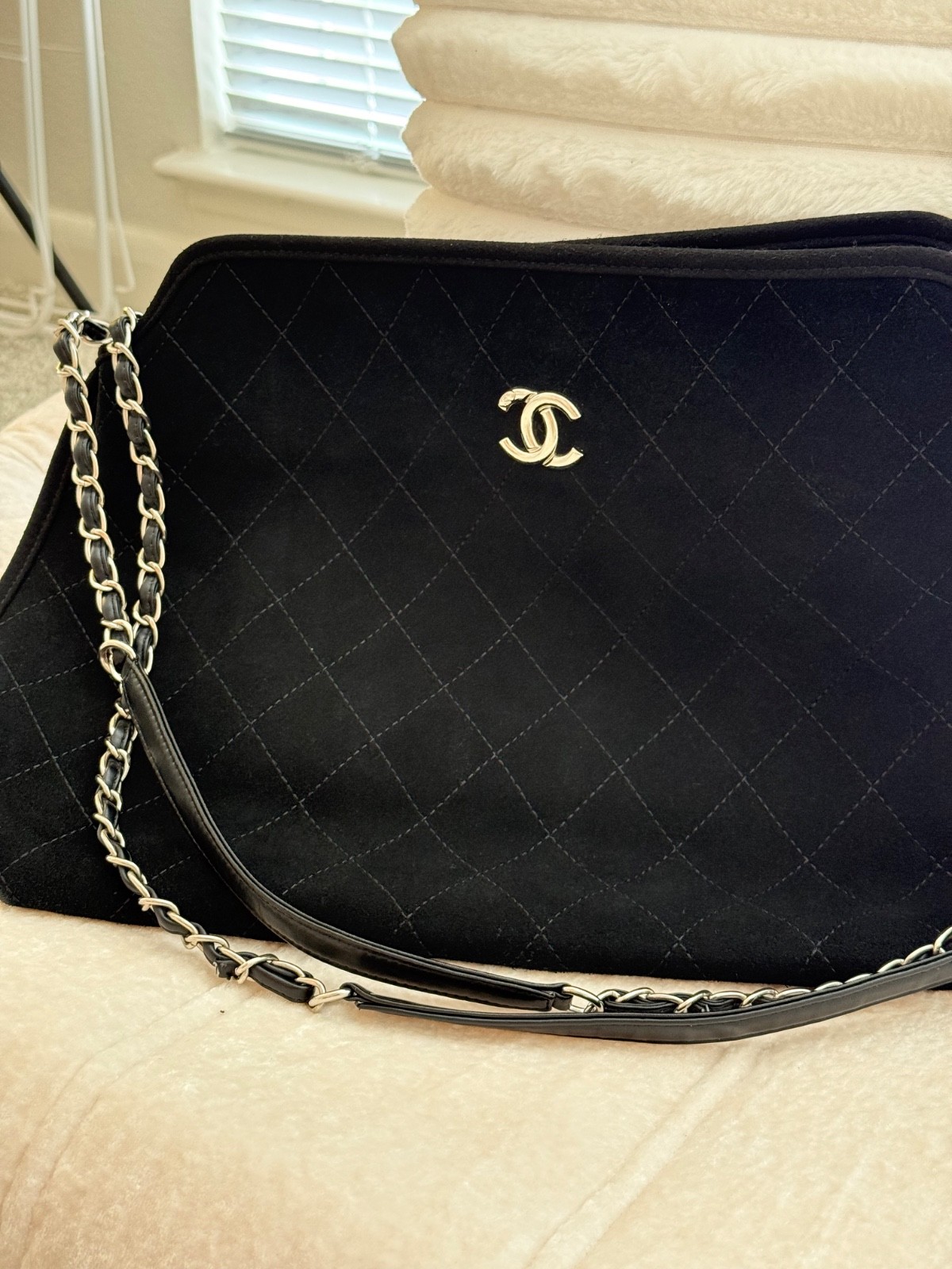 Unbranded Vintage black quilted suede chain tote bag
