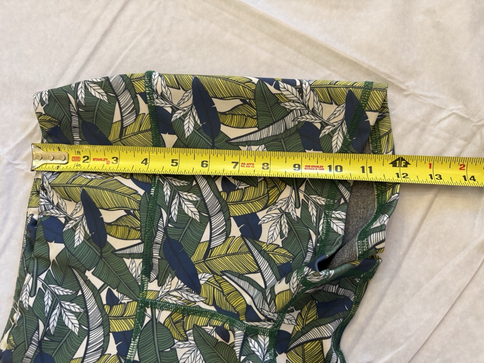 2POOD Spandex Booty Shorts Medium M Tropical Palm Leaf HighRise CrossFit Workout