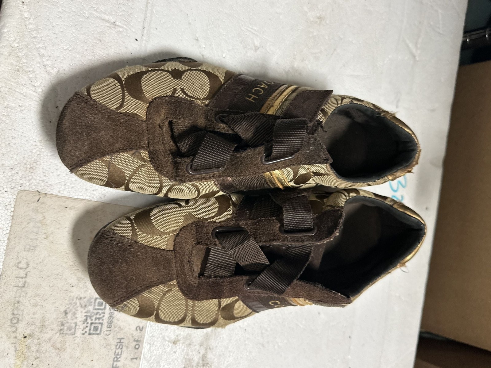 Coach Jenny Brown Sneakers Size 8 Athletic Style Preowned Good Condition.