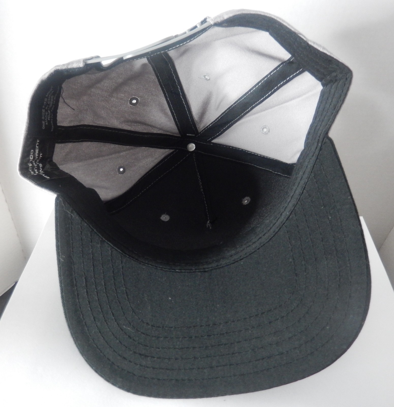 Nintendo Entertainment System-NES Classic Controller Adjustable Snapback Hat.
