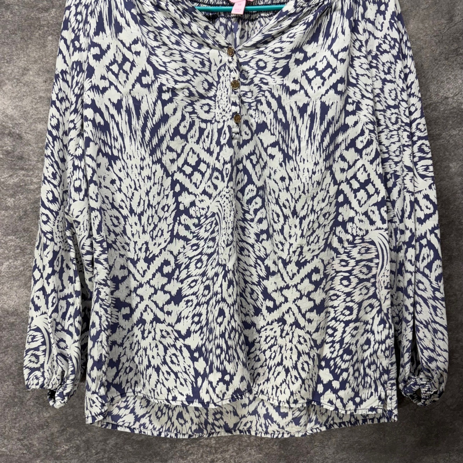 Lilly Pulitzer Elsa Blouse Top Womens XS 100% Silk Pineapple Party Navy White