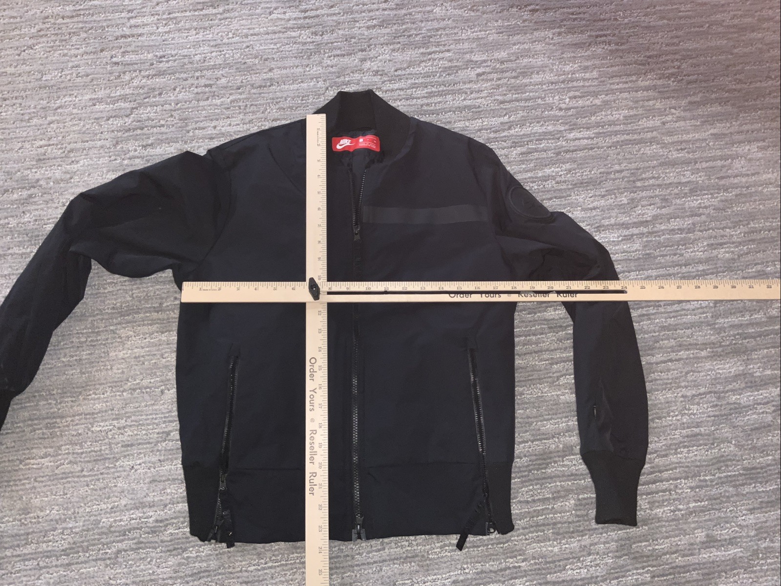 Nike Air Bomber Jacket Women’s Small Black Insulated Primaloft