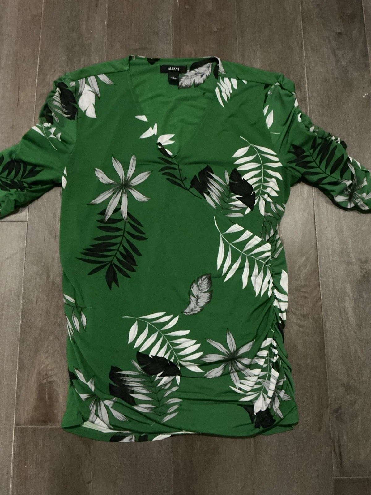 Alfani Women’s S Green Floral Tropical V-Neck 3/4 Sleeve Ruched Blouse