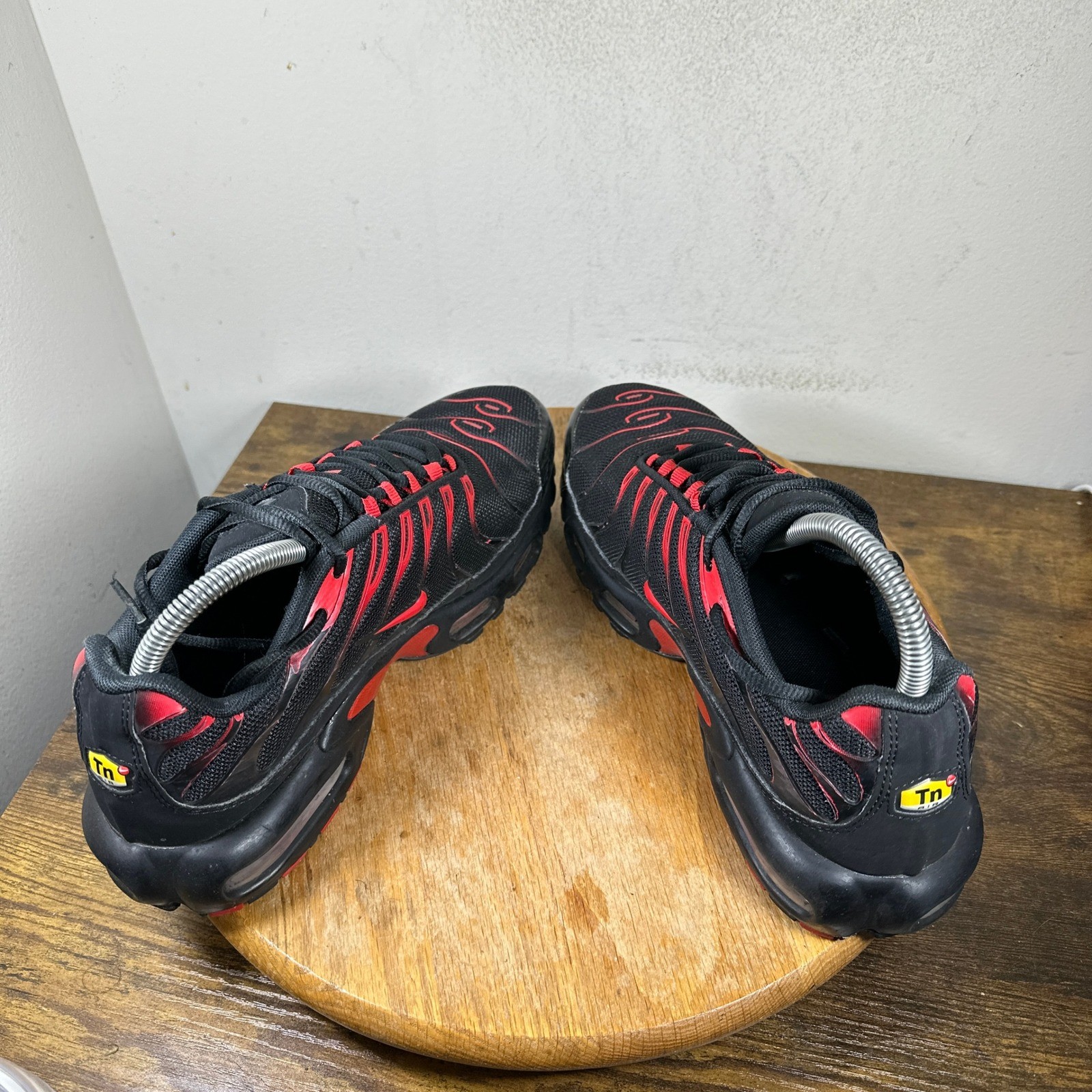 Nike Air Max Plus TN Black University Red Mens Running Shoes CU4864-001 Size 9