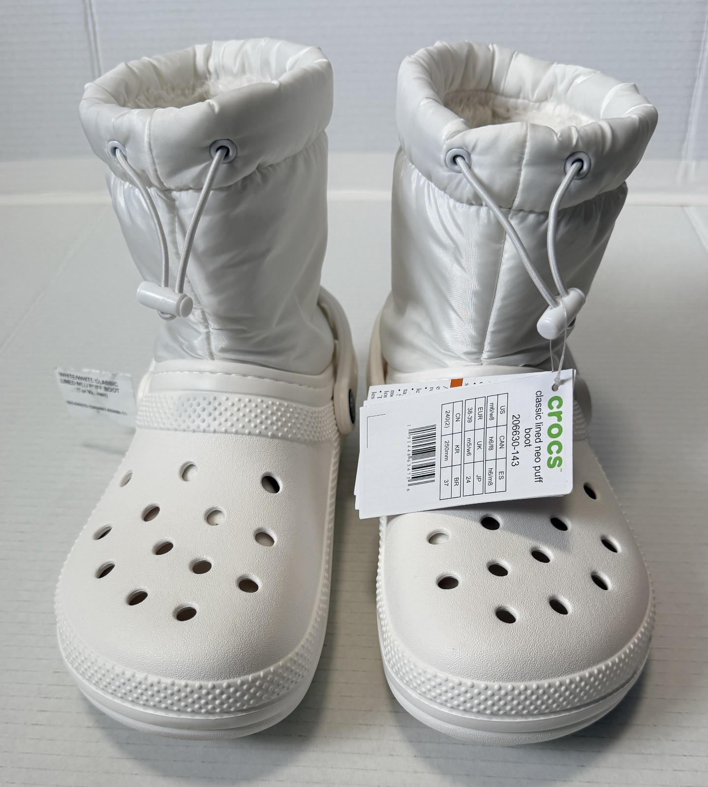 CROCS Classic Lined Neo Puff Unisex Boots – White US Size M6/W8 – NWT NEW