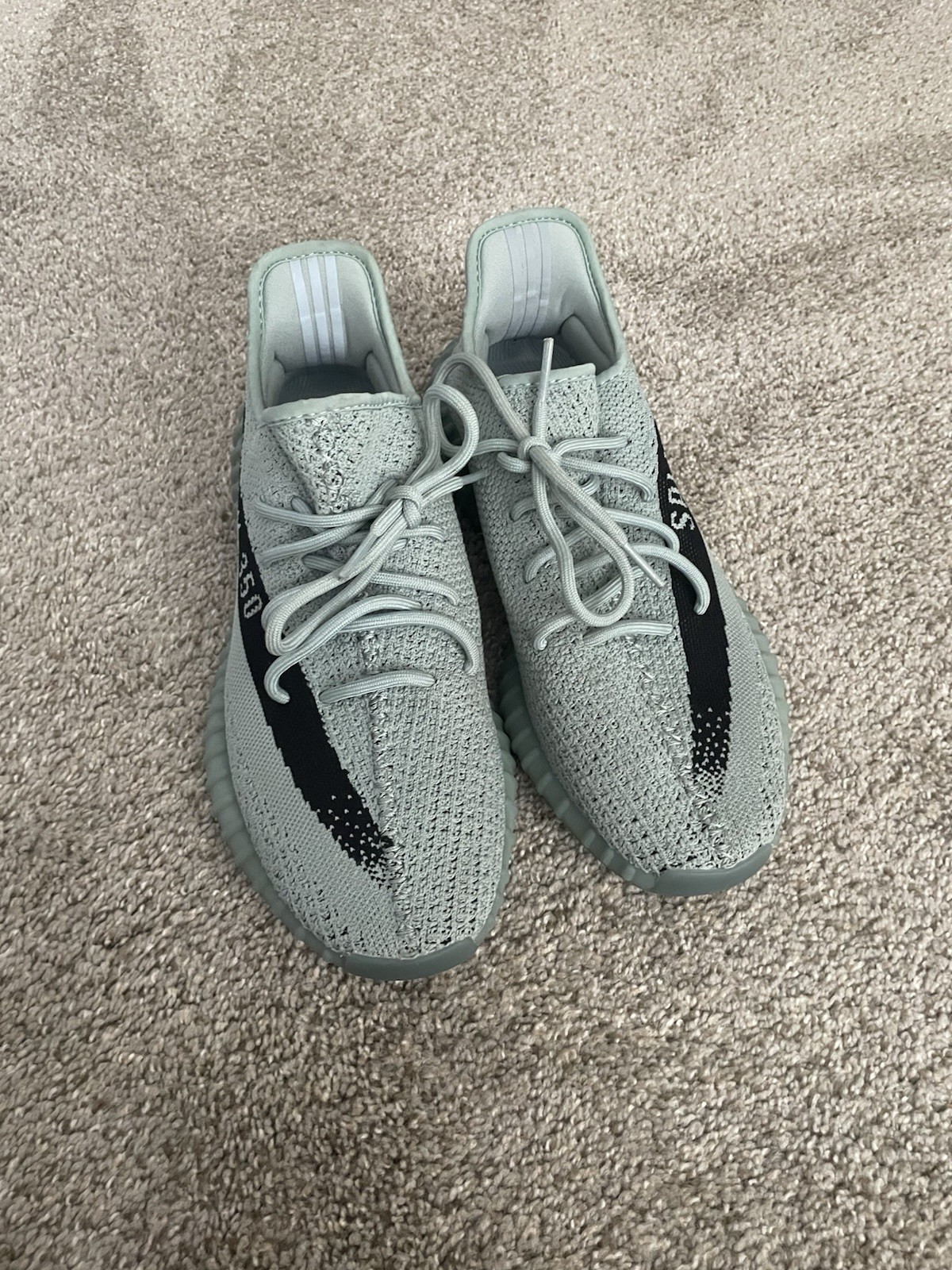 adidas Yeezy Boost 350 V2 Men’s Low Top Lace-Up Sneakers Gray/Black
