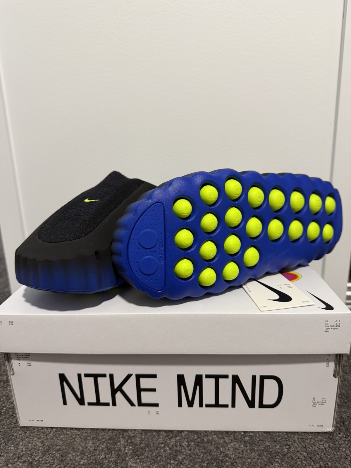 Mens US13-Nike Mind 001 FlyKnit QS – Hyper Royal/Volt Black Brand New Fast Ship
