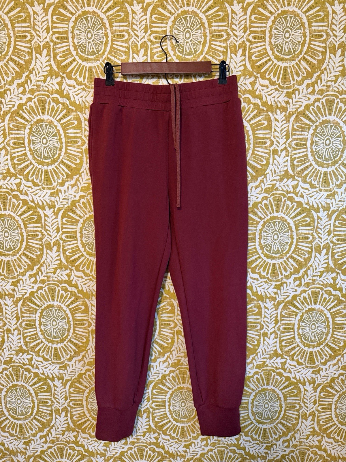 Varley DoubleSoft The Slim Cuff Track Pants 27.5 in New Maroon Sz M