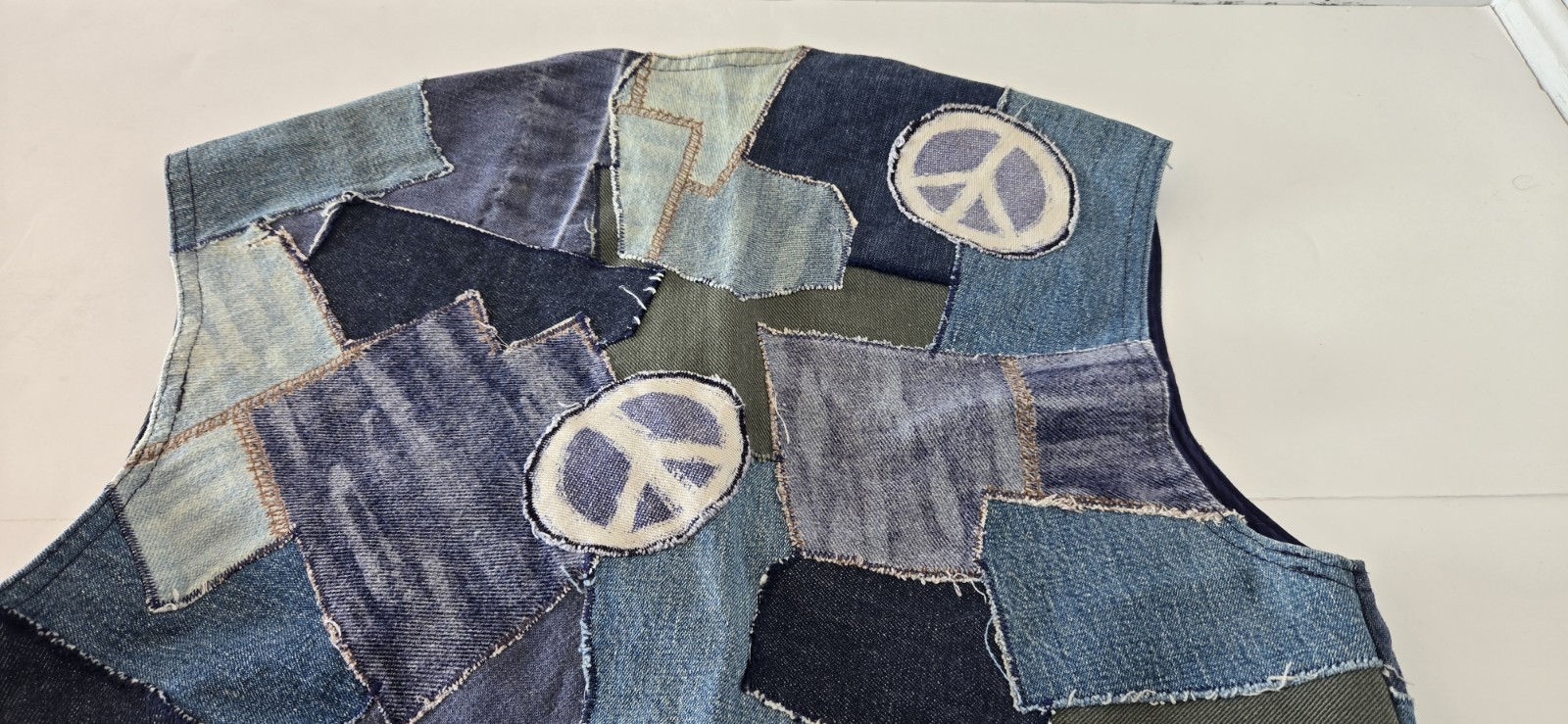 Vintage Denim Peace Sign Vest w/ Patches & Pockets *RARE* Frayed “Homemade” L