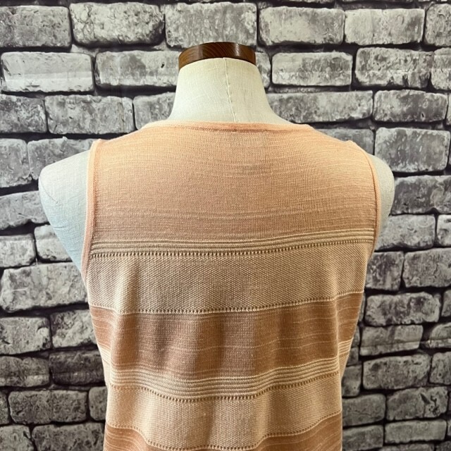 Chico’s Pale Peach U Neckline Sleeveless Tank Size M Polyester & Cotton