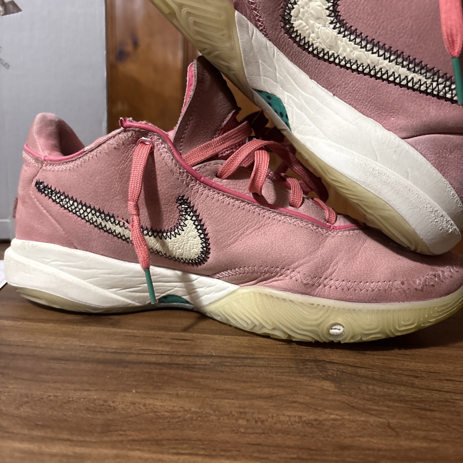 Nike LeBron 20 XX South Beast Pink Diamond Men’s Size 10 W/ BOX EXTRA LACES