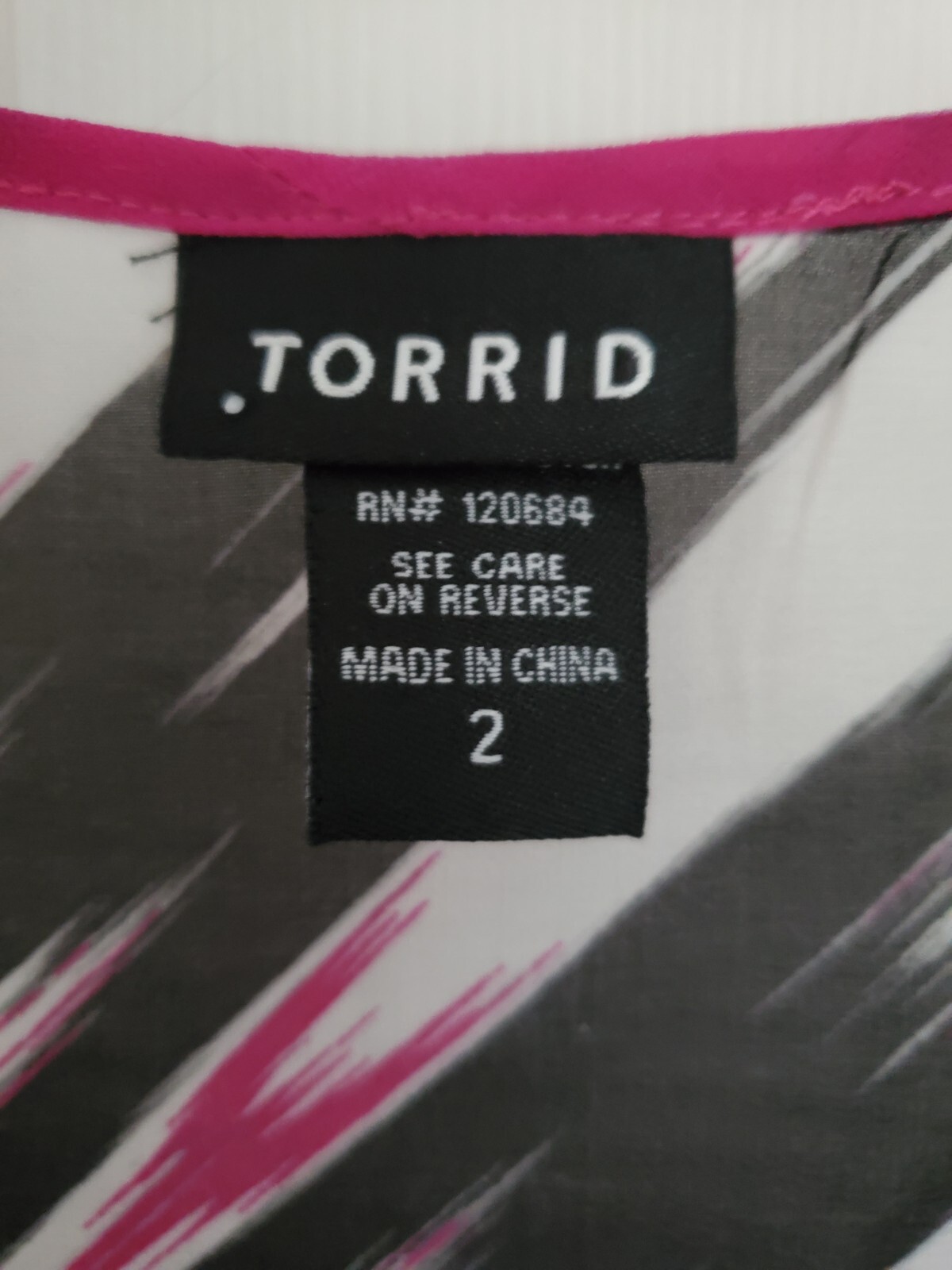 TORRID Size 2 (18/20) Flowy Sheer Fuschia Blk/Wht Hi-Low Tunic Sleeveless Tank
